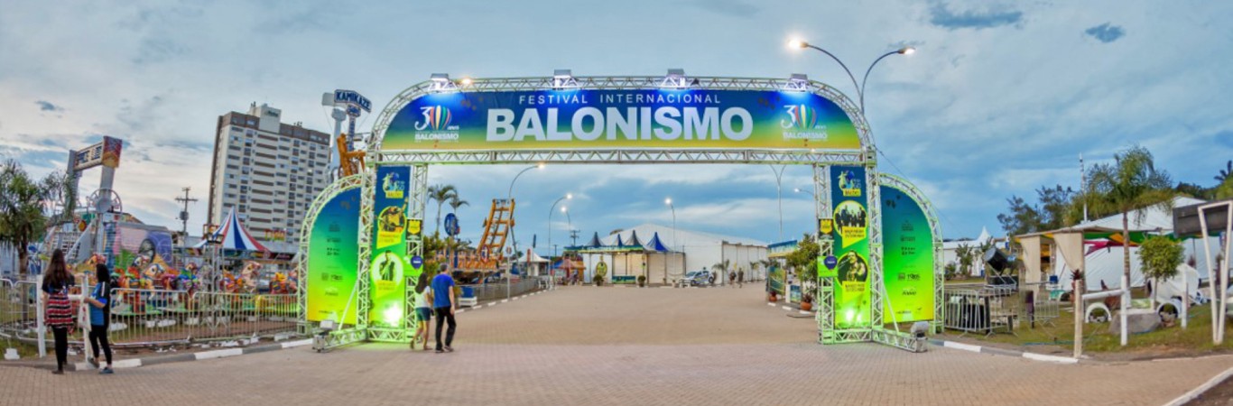 Festival de Balonismo na mais bela praia Gaúcha - Torres - RS 